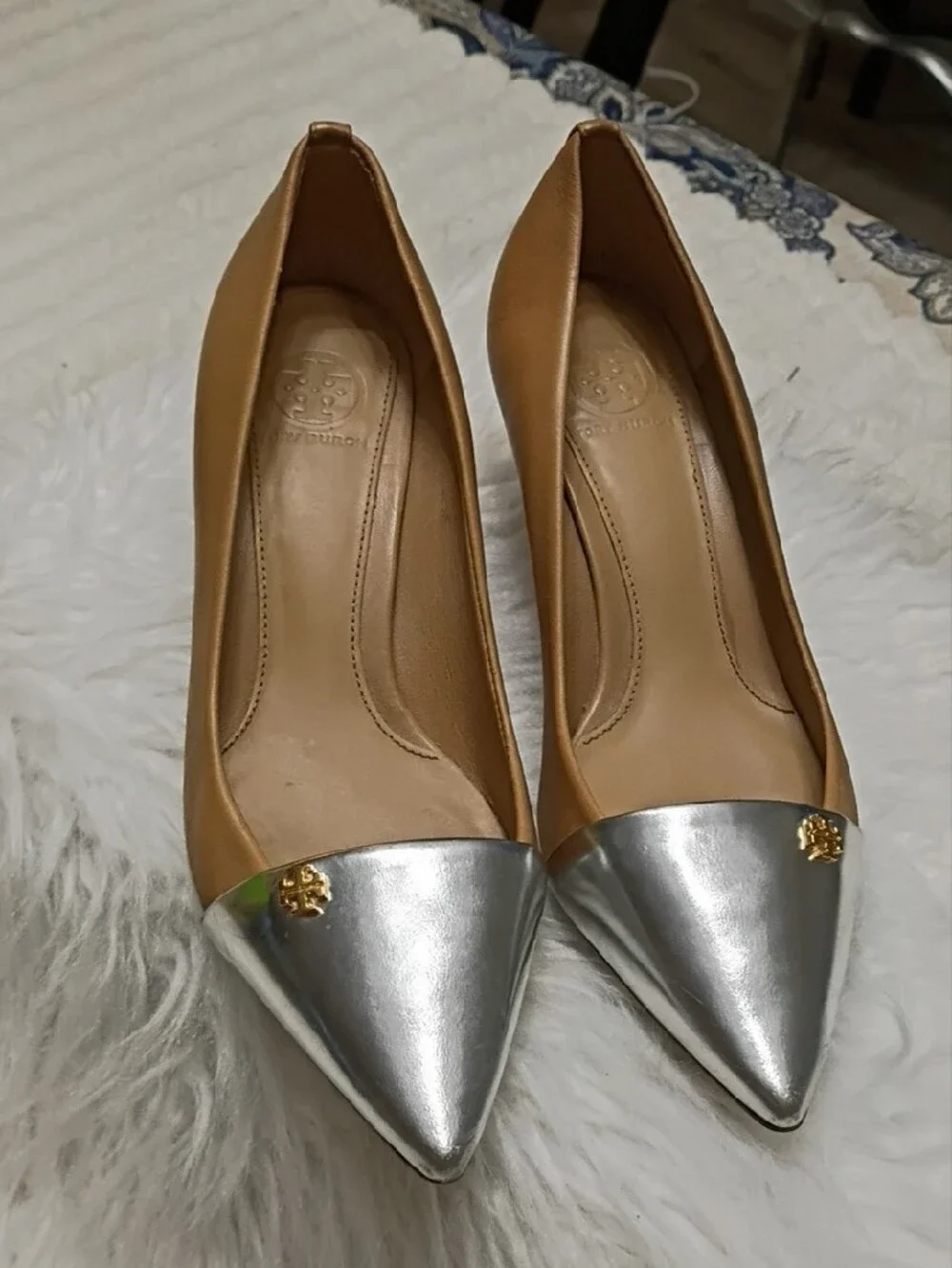 Tory Burch Nude & Metallic Silver Pointed Kitten Spectator Pumps Kitten Heels 6